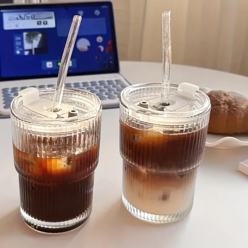 Transparent Glasses with Lid and Straw (450ml)